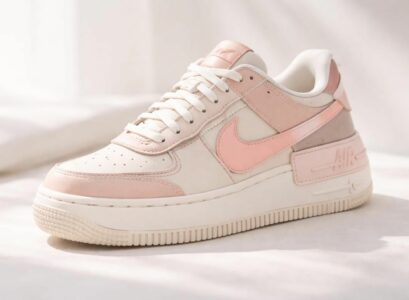 découvrez les sneakers air force 1 shadow, la version féminine tendance et ultra populaire qui allie style et confort pour un look unique.