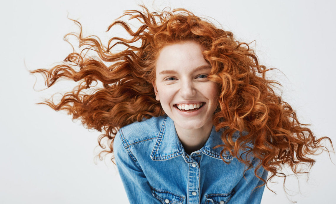 cheveux bouclés