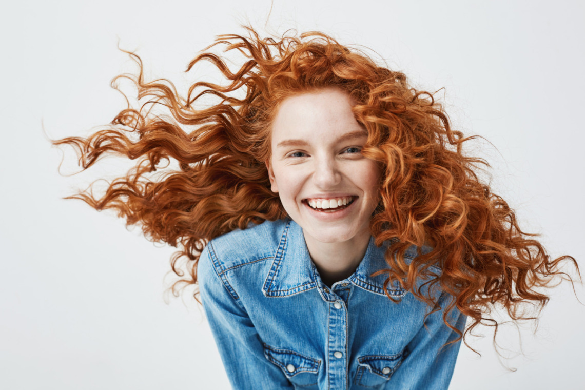 cheveux bouclés