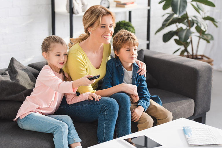 Programme télé après-midi : que proposent les chaînes TV