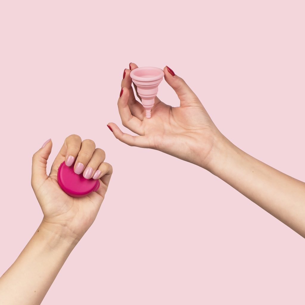 insérer une cup menstruelle