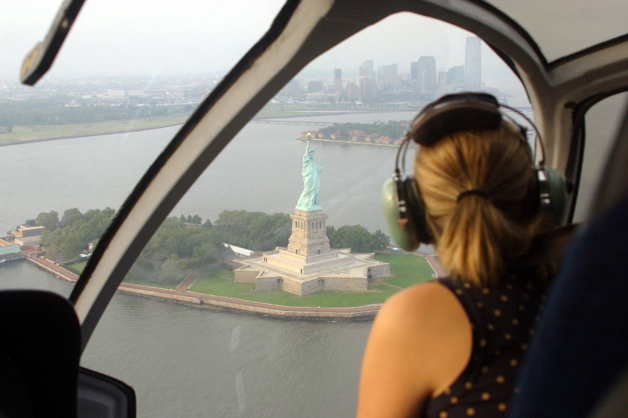 vol en hélicoptère au-dessus de New York