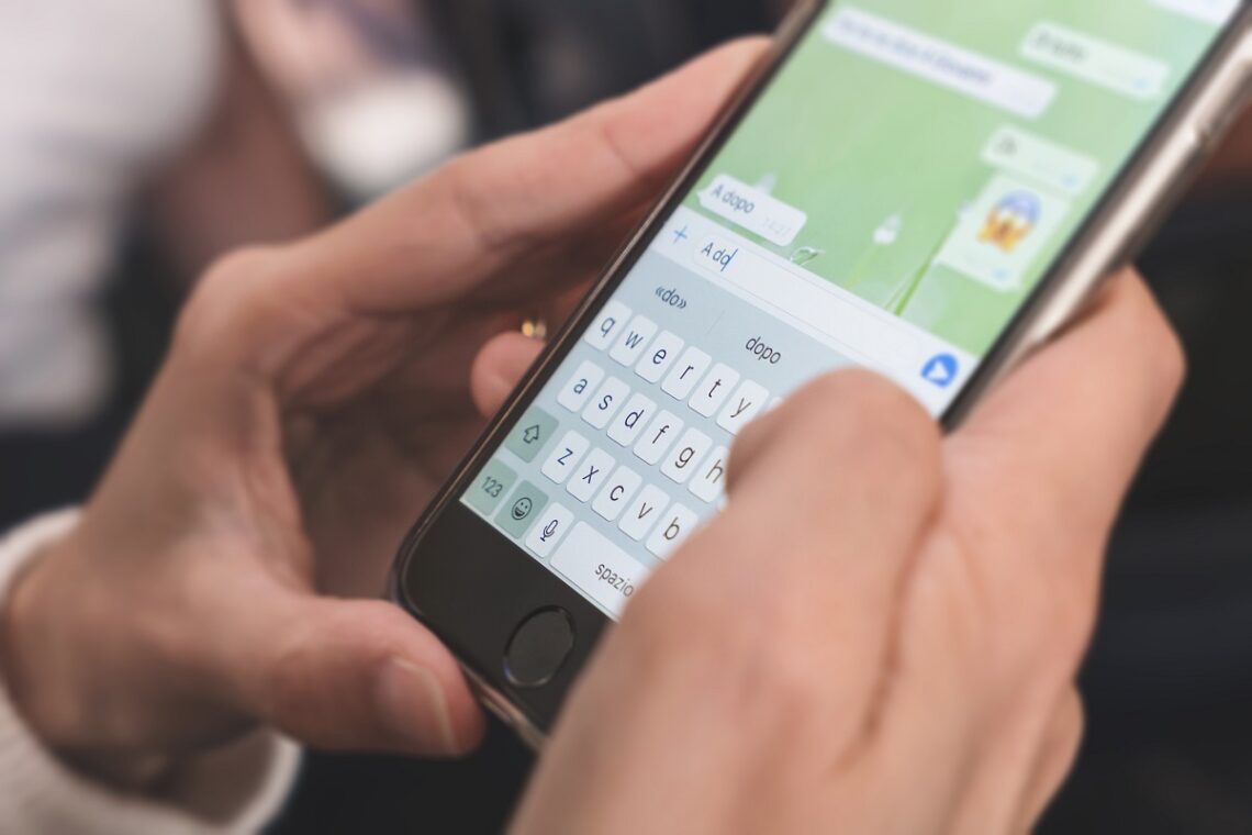 présence WhatsApp